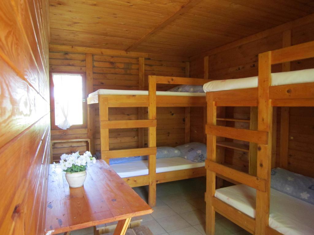 Nyirfaliget Lovaskemping Es Turistahaz Hotel Nyiregyhaza Bilik gambar